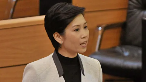 'รัชดา' แขวะรัฐบาล ว่าแต่เขาอิเหนาเป็นเอง ทหารนั่งบอร์ดรัฐวิสาหกิจพรึบ
