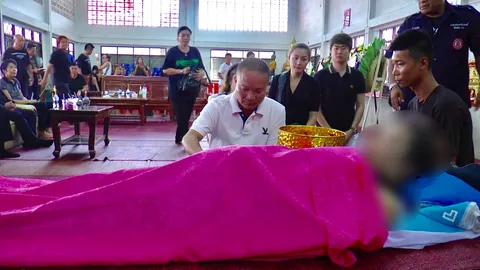 สุดอาลัยงานศพ 'แวว จ๊กมก' ตลกทั่วไทยร่วมงาน หม่ำ เผยขอให้น้องไปที่ชอบ