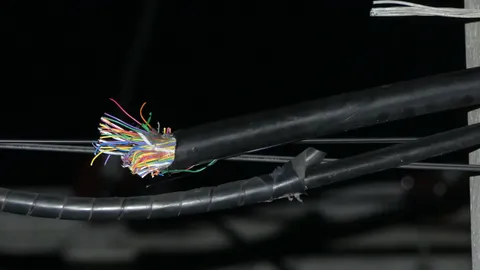 ชาวปทุมฯ เซ็ง โจรตัดสายเคเบิลทีโอทีรอบที่ 7 อินเทอร์เน็ตใช้งานไม่ได้