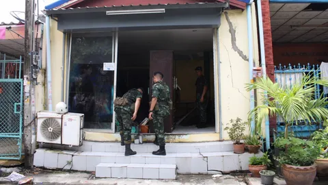 บ้านทรุดพร้อมกัน 8 หลัง คาดฐานรากเคลื่อน เจ้าของโครงการยินดีซ่อม 100%