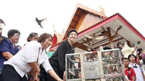 ‘ปู’สักการะหลวงพ่อแก่นจันทน์ ราชบุรี พร้อมปล่อยนก 109 ตัว เป็นสิริมงคล