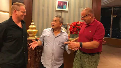 'บิ๊กหลอ'จับมือผู้บริหารเยอรมัน เตรียมปั้นเยาวชนไทยสู่วงการลูกหนังโลก