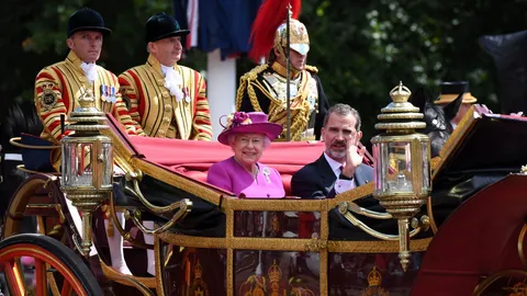 ตื่นตา ผู้ดีถวายการต้อนรับคิง สเปน เสด็จฯเยือน ยิ่งใหญ่สมพระเกียรติ 