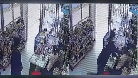 คนร้ายใช้คัตเตอร์ปาดคอเจ้าของร้านชำสีคิ้ว เจ็บหนัก ชิงสร้อยทอง 2 สลึง(คลิป)