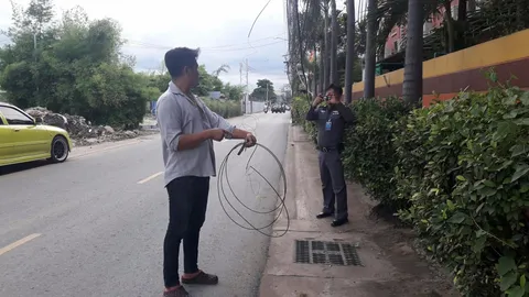 หนุ่มพระประแดงขี่ จยย. เจอ สายสลิงห้อยริมถนน พันคอรัดหวิดดับ