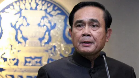 'ประยุทธ์' ตัดพ้อแก้ปัญหา 3 ปี โดนด่าทำเศรษฐกิจตกต่ำ