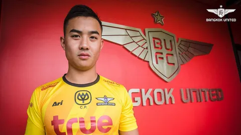 ฮือฮา! แข้งเทพซิว ‘สุเมธี’ จอมหนึบดาวรุ่งลีกรองเมืองเบียร์