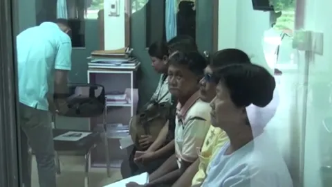 อ้างเอกสารยศ พล.อ.ท.! ชาวบ้านโร่แจ้งความถูกลวงโอนเงินฝากเข้าเป็นนายสิบ(คลิป)