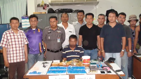จับคาบ้าน ดำ เขาขาว นักค้ารายใหญ่ทุ่งสง ยึดยาบ้าเกือบ9พันเม็ด-รถ7คัน