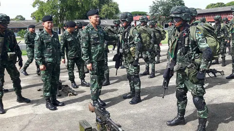 ผบ.พล.ร.3 ตรวจเยี่ยมความพร้อมกำลังพลที่จะเข้าแข่งการฝึกภาคหมู่ตอนหมวด