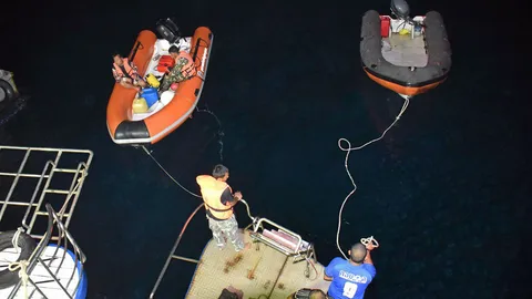 สปีดโบ๊ต โดนคลื่นซัดจม ตาย5ศพ