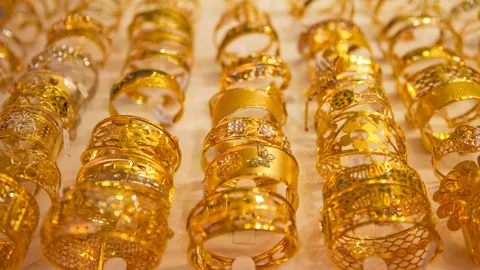 ทองไทยเปิดตลาดปรับลง 50 รูปพรรณขายบาทละ 20,400