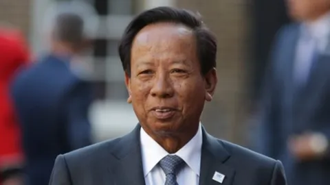 กษัตริย์สีหมุนี สถาปนา พลเอกเตียบันห์ เป็น 'สมเด็จพิชัยเสนาเตียบันห์'