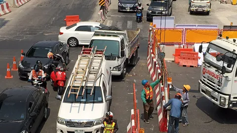 ไฟฉายและบางพลัดคืบหน้า รถไฟฟ้าเสร็จอุโมงค์แตะมือ