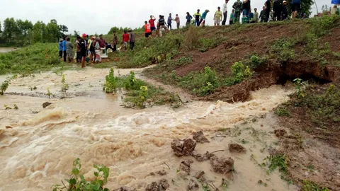 ผู้ว่าฯร้อยเอ็ด หวั่นน้ำชีสมทบเพิ่ม วอนชาวต.วังหลวง-นาแซง ที่เหลืออพยพ