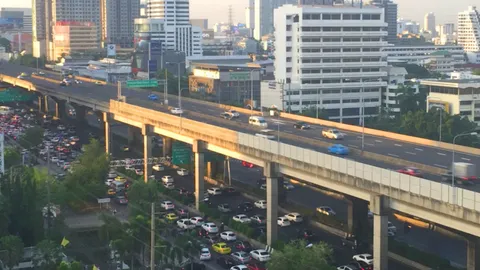 ปิดสะพานเข้าดอนเมืองวันแรก เป็นไปตามคาด ‘วิภาฯ ขาออก’ ติดสนั่น!