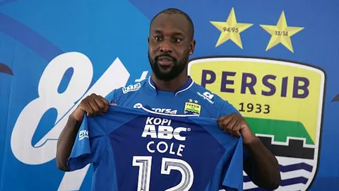 ซะงั้น! กุนซือทีมดังอิเหนา ทนไม่ไหวจ่อตะเพิดอดีตดาวดังพรีเมียร์พ้นทีม