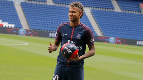 รอไปก่อนนะ! 'เนย์มาร์' ชวดประเดิมนัดแรกกับเปแอสเช