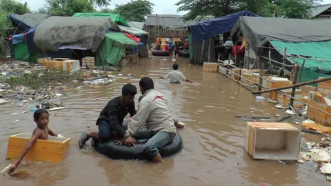 ฝนตกต่อเนื่อง น้ำเมยขึ้นสูง ท่วมเกาะโนแมนแลนด์