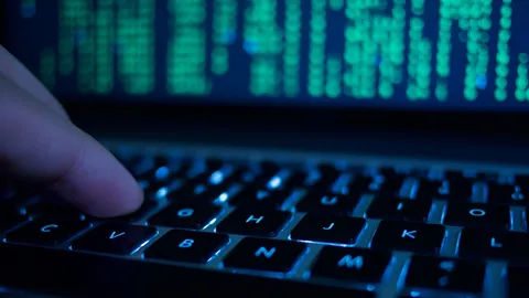 ศูนย์ไซเบอร์ ทบ. ไล่บี้แฮกเกอร์ เผยสกัดเว็บหมิ่นฯ ไปกว่า 1,000 ราย