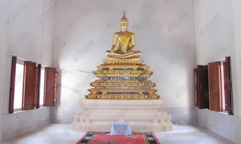 องค์หริภาทรงตรวจงานสร้างเทวาลัย ความคืบหน้าวิหารวัดหนองน้ำขุ่น