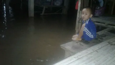 น้ำป่า ถล่มอ.วังชิ้น จ.แพร่ ชาวบ้านเดือดร้อนแล้ว 30 หลังคาเรือน 