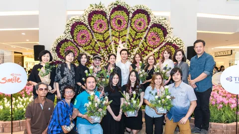 คนดัง-แฟนเพจการบินไทย ร่วมจัดดอกกระเจียววันแม่ ในงานปทุมมาราชินีป่าฝน