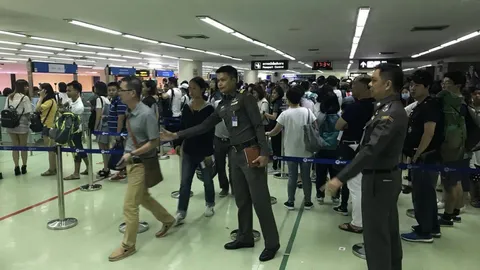 ตม.เสริมทัพ200นาย ลงสุวรรณภูมิ-ดอนเมือง กำชับจนท.ต้องนั่งเต็มทุกช่อง