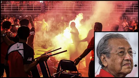 ป่วนเวทีมหาเธร์ถกคดีฉาว ปาของ-จุดพลุไฟเจ็บระนาว