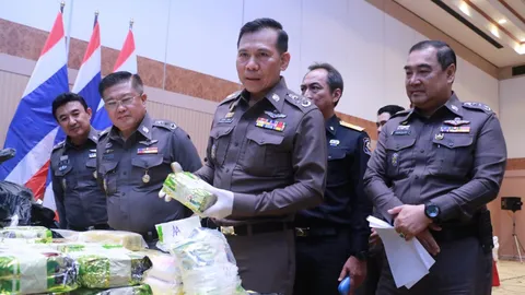 ตร.ภาค5 แถลงจับแก๊ง ’โจ บ้านไร่’ ยึดยาบ้า 4 ล้านเม็ด ปั๊มตรา 'เจบีแอล'