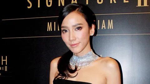 อั้ม เห่อไลฟ์คุยแฟนคลับ เมินโดนเกรียนเรียก 'ป้า' (คลิป)