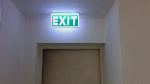 พบตึก 10% ล็อกประตูหนีไฟ