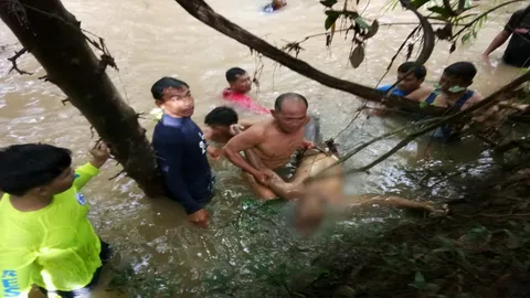 ฝนตกหนัก น้ำฝายซัด ส.อบต.ผานกเค้า จ.เลย ทั้งคนและรถหายไปในกระแสน้ำ