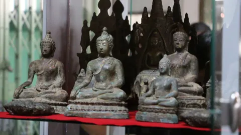 ชาวโนนศิลา ขุดพบวัตถุโบราณ พระพุทธรูป ใบเสมา อายุกว่าพันปี