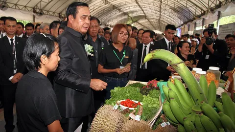 ทุเรียนทรายขาวหอมฟุ้ง ปลื้มงาน “เกษตรไทยก้าวหน้า” ขายกระฉูด