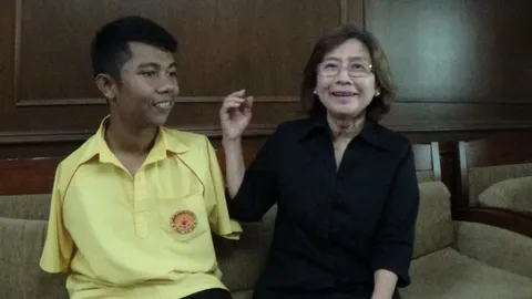 ไลฟ์อิสบิวตี้ฟูล น้องเอิร์ท ไร้แขน2ข้าง แต่เรียนดีกีฬาเด่นดั่งคนปกติ (คลิป)