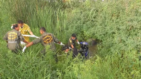 สยอง ศพในร่องกลางถนน รปภ.กลับไม่ถึงบ้าน หาย 3 วัน เจอตายอืดในป่ากก