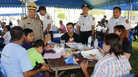 เรือนจำตรัง เปิดคุกต้อนรับวันพบญาติ ครั้งแรกปี60 ท่ามกลางความอบอุ่น