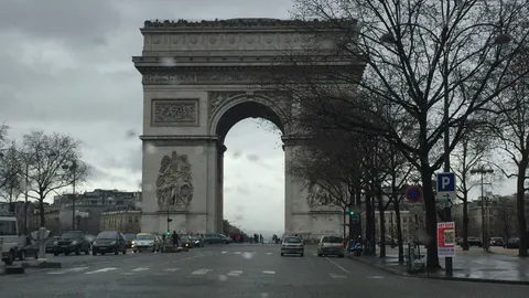 ทหารฝรั่งเศสหน่วยป้องกันก่อการร้าย ยิงตัวตายสลด ในกระทรวงกลาโหม