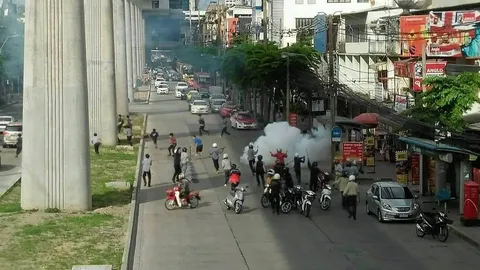 นศ.ราชสิทธ เข้ามอบตัว! ร่วมปิดถนน รุมยำเทคโน กรุงธน-จริง ไม่ใช่คนบึม