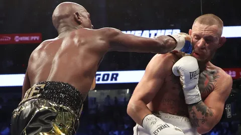 เกรียนแม็คน้ำในหูไม่เท่ากัน! 'ฟลอยด์' รัวหมัดยืนตาลอยน็อกคาเวทียก 10