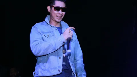 อุ๊ย! อุ๋ย จวก! จอห์น จำนำข้าวนายกฯ ปู 