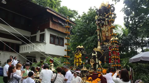 ไปเชียงใหม่ต้องแวะ ไหว้พระพิฆเนศสามเศียร ปางประทานพร ทำจากไม้ตะเคียน (คลิป)