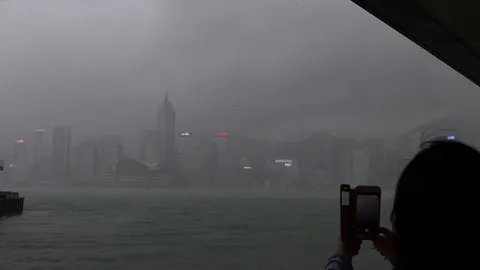 ฮ่องกงเจอซ้ำพายุปาข่า-เท็กซัสอ่วมฝนน้ำท่วมหนัก