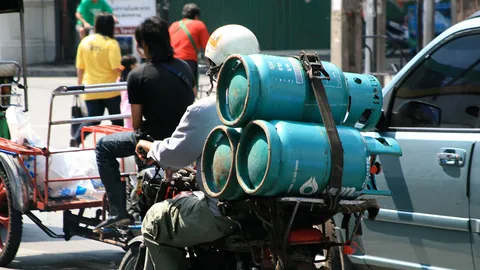 จ่อปรับมาตรการช่วยก๊าซหุงต้ม หาบเร่-แผงลอย-ร้านอาหารลดราคาแลกสิทธิ