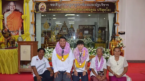 ชาวด่านขุนทดจัดขบวนแห่รับ 2 นักกีฬาซีเกมส์เลือดโคราช