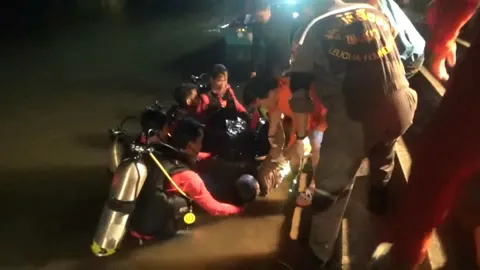 งมหากว่า 3 ชม.จนเจอศพ ผู้เฒ่าขับซาเล้งแหกโค้งพุ่งลงคลอง คาดเมา