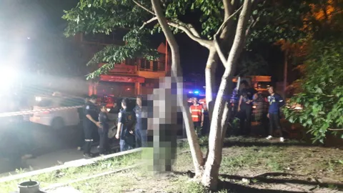 ตงิดใจเลยวนกลับมาดู ผงะ!เจอหนุ่มโดดจากต้นไม้ ผูกคอตายต่อหน้า