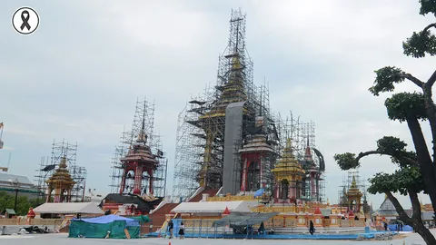 พระเมรุมาศคืบ ติดสะพานเกริน