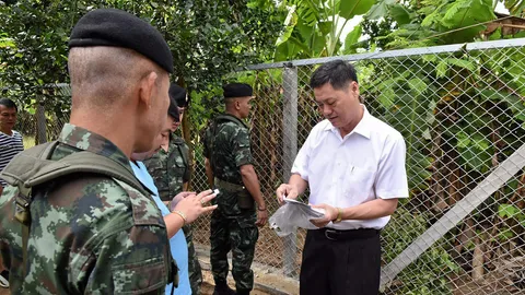 ชาวบ้านร้องทหาร ตรวจสอบฟาร์มไก่